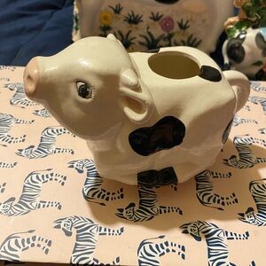 Charming cow creamer